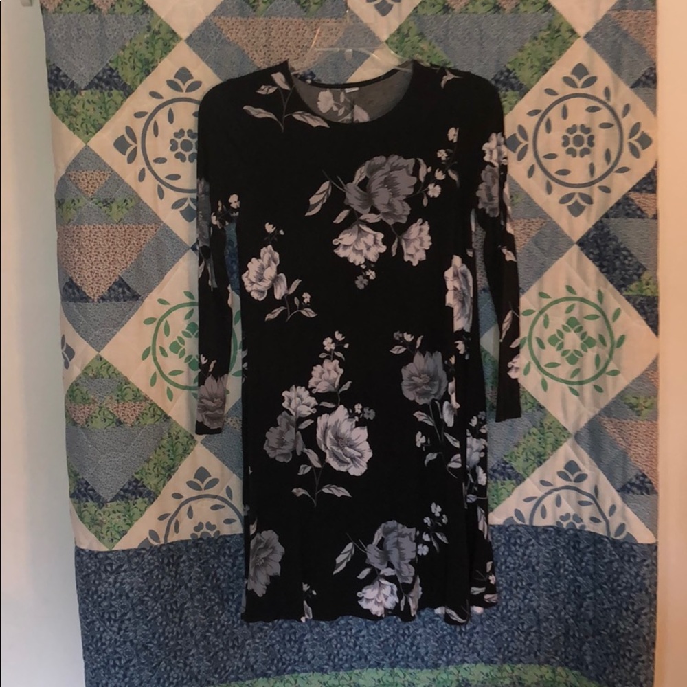 Old Navy long sleeve shift dress